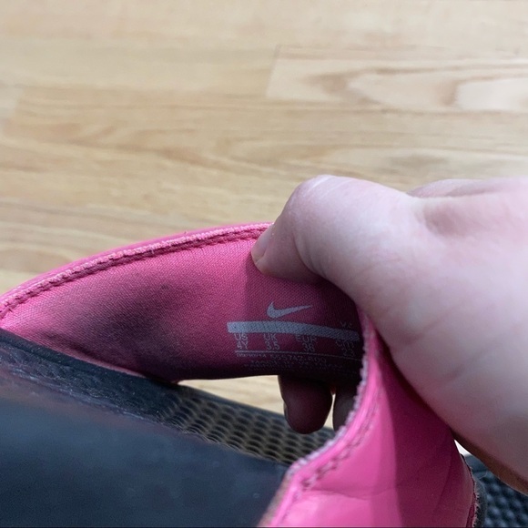 Nike Slides Sandals Pink Sz 4 Girls Kids - Picture 4 of 4